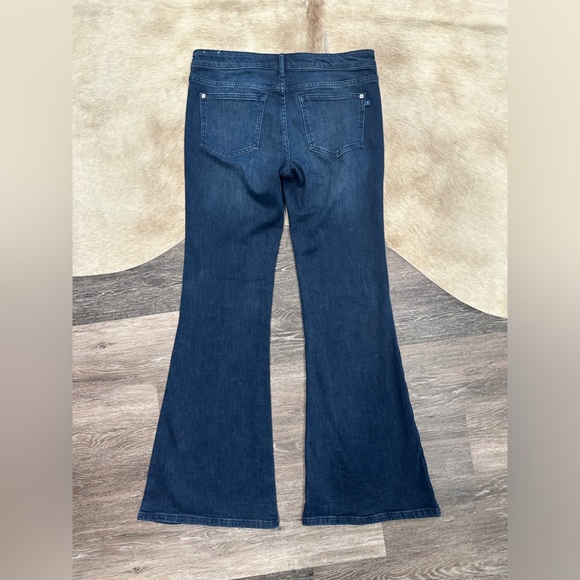 Pilcro The Weekender Flare Jeans Women's Size 28 Blue Denim High Rise 70s - Picture 5 of 7